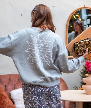 SUN LOOSE FIT x MOMENTS MAGAZI GRIJS