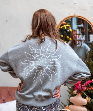 SUN LOOSE FIT x MOMENTS MAGAZI GRIJS