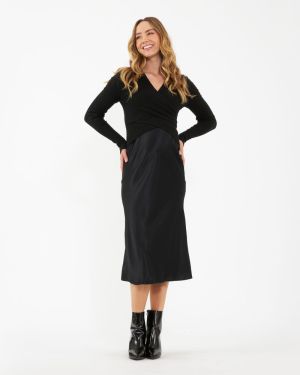 CRYSTAL SATIN SKIRT BLACK