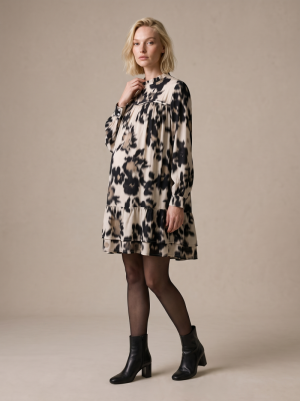 ELISABETH BEIGE
